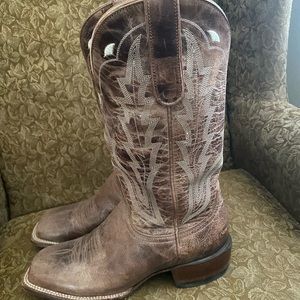 Idyllwind women’s square toed boots